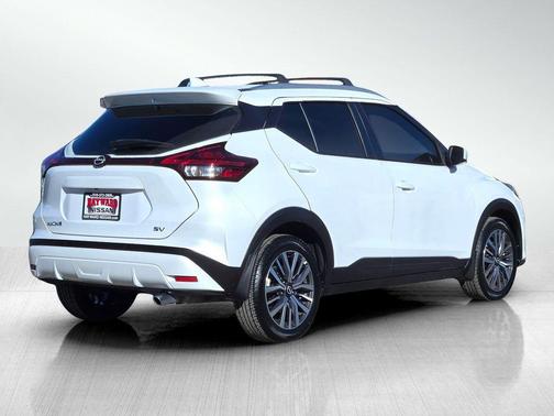 Aspen White 2022 Nissan Kicks SV