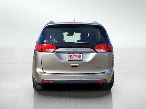 2018 Chrysler Pacifica Hybrid Limited