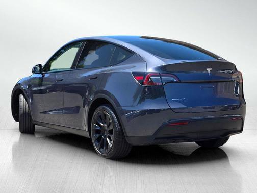 Midnight Silver Metallic 2023 Tesla Model Y Long Range