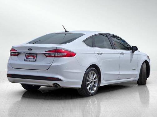 Oxford White 2017 Ford Fusion Hybrid SE