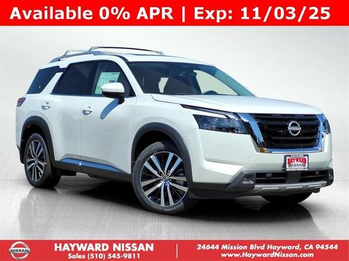 2025 Nissan Pathfinder Platinum