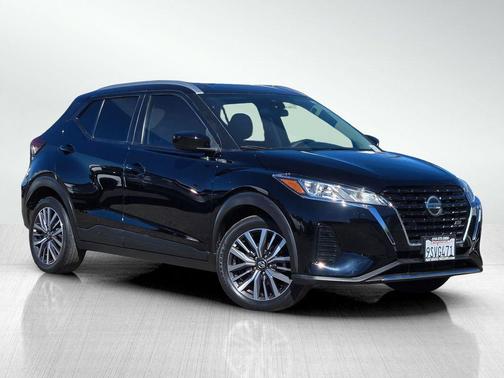 Super Black 2021 Nissan Kicks SV