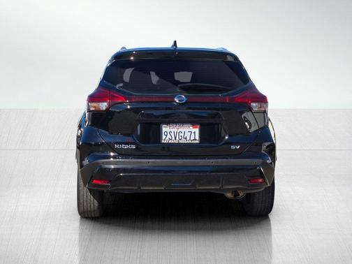 Super Black 2021 Nissan Kicks SV