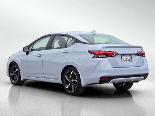 2024 Nissan Versa 1.6 SR