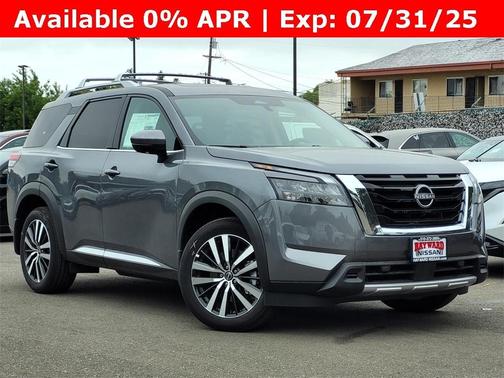 2025 Nissan Pathfinder Platinum