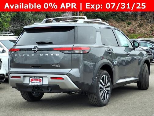 2025 Nissan Pathfinder Platinum
