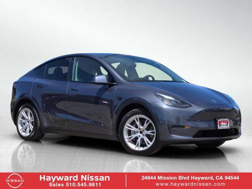 Midnight Silver Metallic 2023 Tesla Model Y Long Range