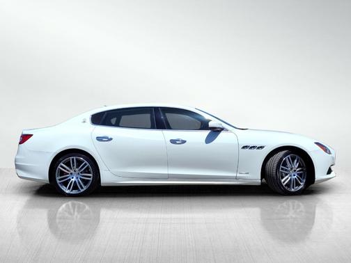 Bianco 2018 Maserati Quattroporte S GranLusso