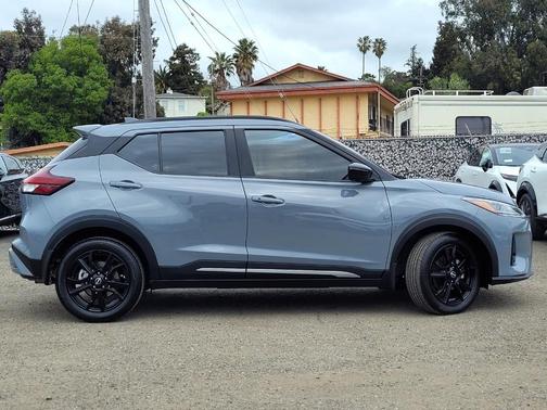 2024 Nissan Kicks SR