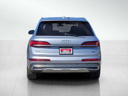 Florett Silver Metallic 2022 Audi Q7 55 Premium Plus