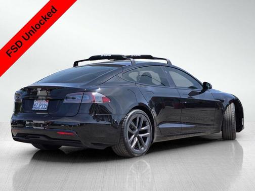 2022 Tesla Model S Base