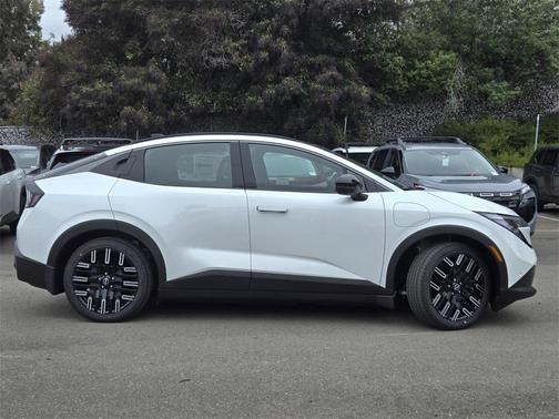 2026 Nissan Leaf PLAT+