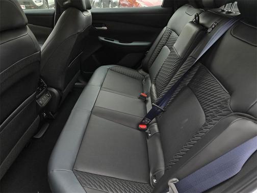 2026 Nissan Leaf PLAT+