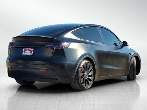 2023 Tesla Model Y Performance