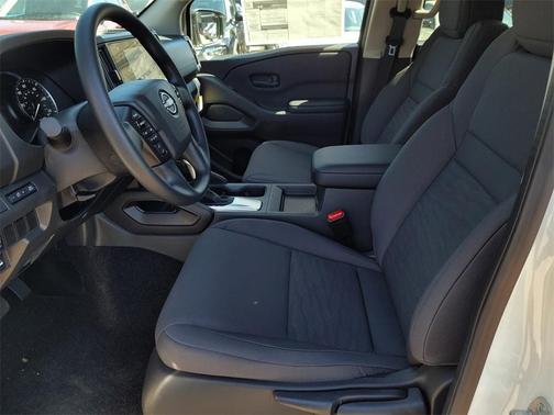 2025 Nissan Frontier S