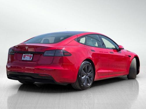 2022 Tesla Model S Base