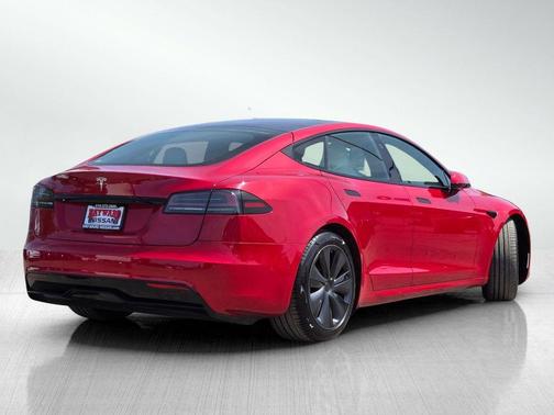 2022 Tesla Model S Base