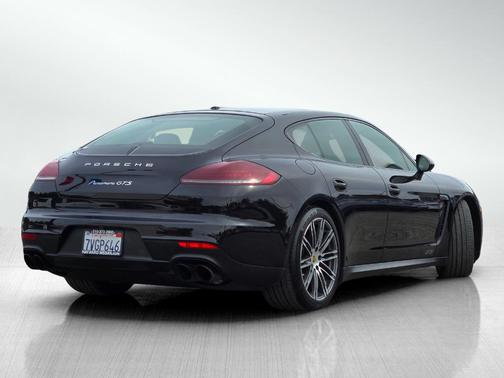 2016 Porsche Panamera GTS