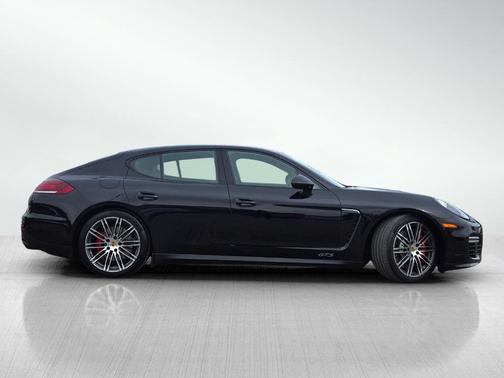 2016 Porsche Panamera GTS