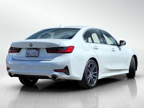 2020 BMW 330 i