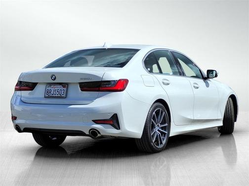 2020 BMW 330 i