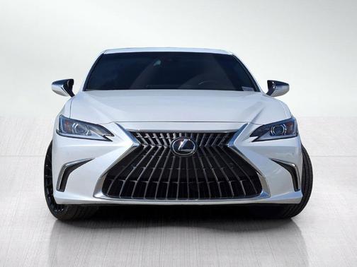 Eminent White Pearl 2025 Lexus ES 300h Base