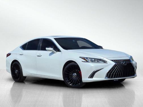 Eminent White Pearl 2025 Lexus ES 300h Base