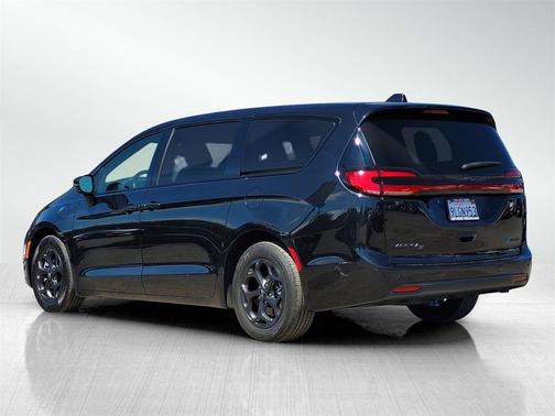 2022 Chrysler Pacifica Hybrid Touring L