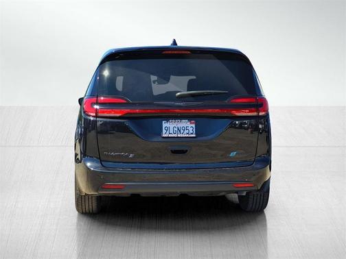 2022 Chrysler Pacifica Hybrid Touring L