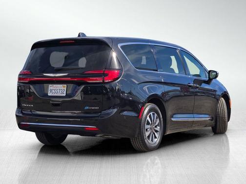 2022 Chrysler Pacifica Hybrid Limited