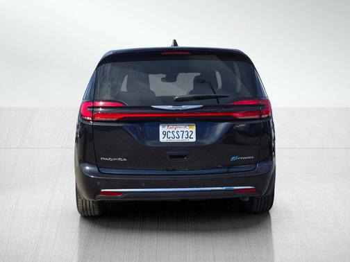 2022 Chrysler Pacifica Hybrid Limited
