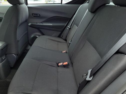 Gun Metallic 2025 Nissan Kicks Play S