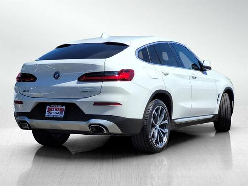 2022 BMW X4 xDrive30i
