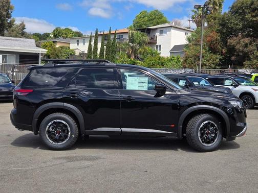 Black 2026 Nissan Pathfinder Rock Creek