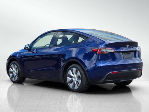Deep Blue Metallic 2023 Tesla Model Y Long Range