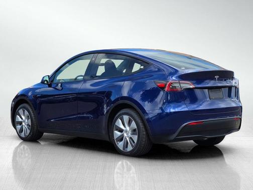 Deep Blue Metallic 2023 Tesla Model Y Long Range
