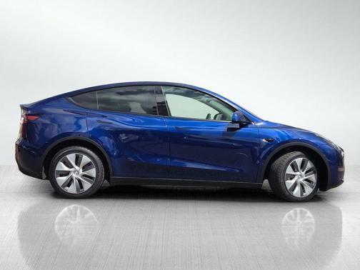 Deep Blue Metallic 2023 Tesla Model Y Long Range