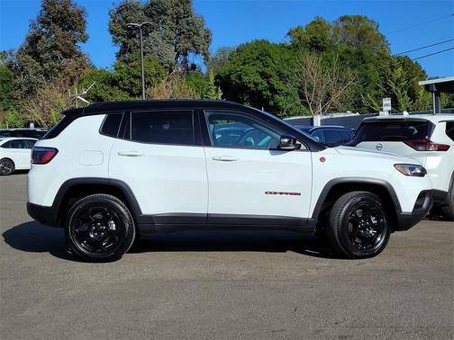 2023 Jeep Compass Trailhawk
