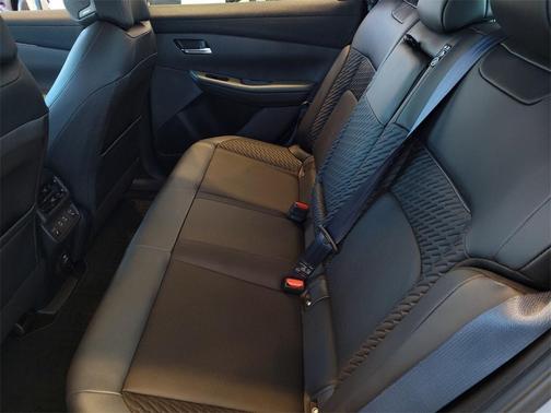 2026 Nissan Leaf PLAT+