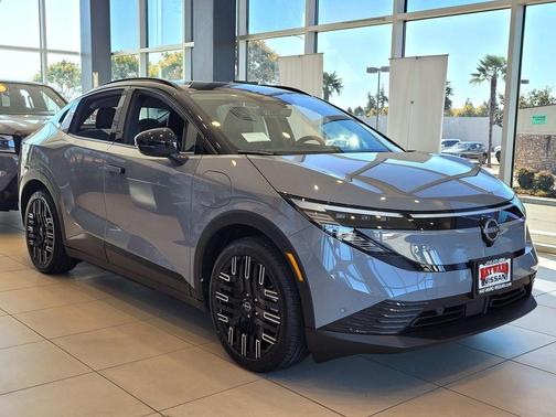 Boulder Gray Metallic 2026 Nissan Leaf PLATINUM+