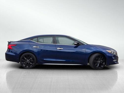 Gray 2017 Nissan Maxima 3.5 SR
