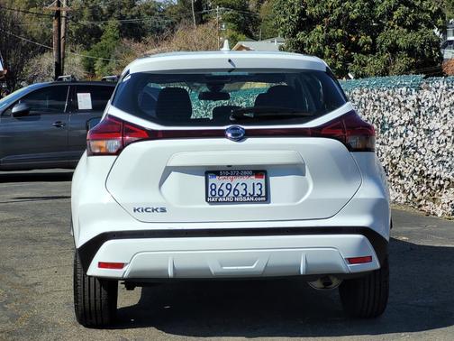 2021 Nissan Kicks S