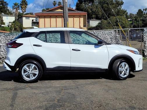 2021 Nissan Kicks S