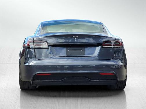 2022 Tesla Model S Base