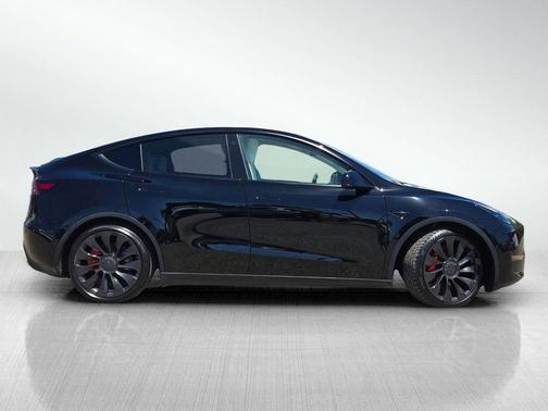 Black 2022 Tesla Model Y Performance