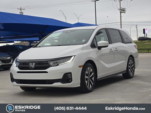 Platinum White Pearl 2026 Honda Odyssey