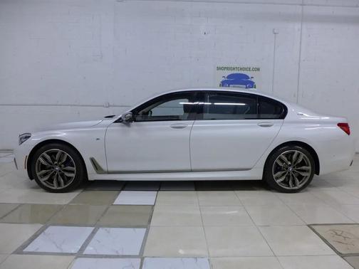 Mineral White Metallic 2019 BMW M760 xDrive