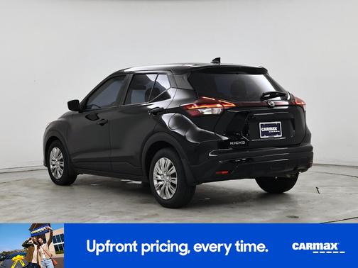 Black 2025 Nissan Kicks Play S
