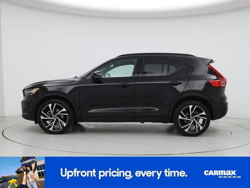 2022 Volvo XC40 T5 R-Design