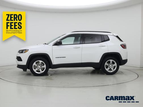White 2023 Jeep Compass Latitude